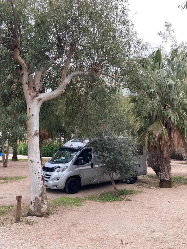 Fiat Burstner Brevio T645 speciaal hefbed en achterklep.., Caravans en Kamperen, Mobilhomes, Particulier, tot en met 4, Half-integraal