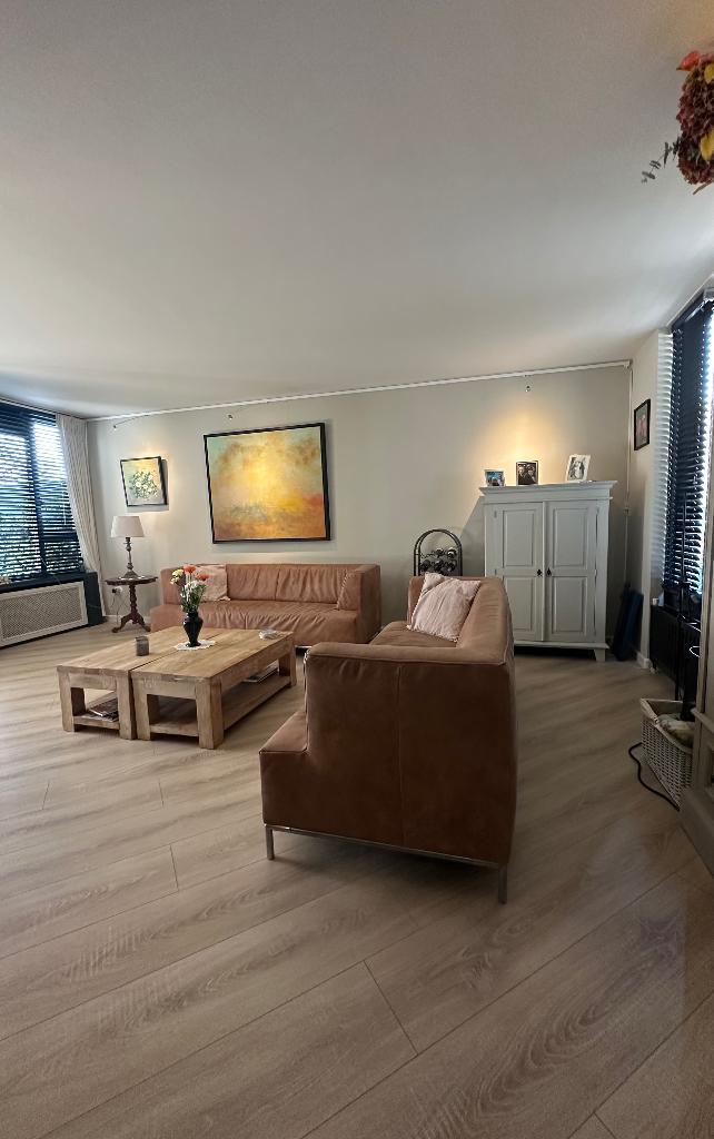 Twee Koinor 2,5 zits lederen banken, Maison & Meubles, Canapés | Coins salons complets, Utilisé, Cuir, Enlèvement