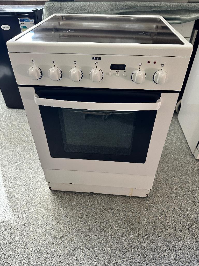 Elektrische Zanussi kookplaat en oven, Ophalen, Gebruikt, 4 kookzones, Vrijstaand