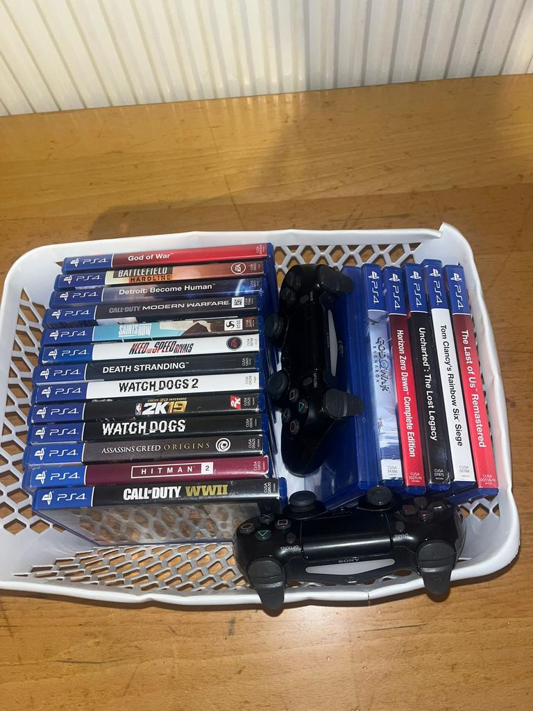 Ps4 games + 2 controllers, Games en Spelcomputers, Games | Sony PlayStation 4, 2 spelers, Ophalen of Verzenden, Zo goed als nieuw
