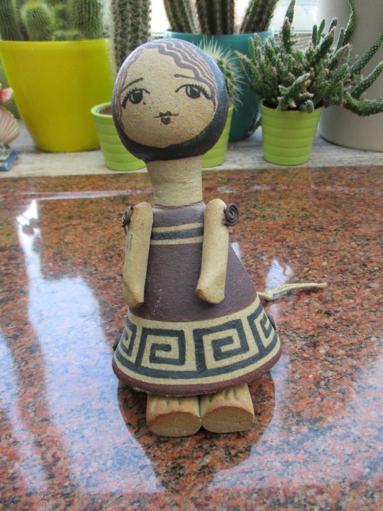 Grieks klokje popje in keramiek, Antiquités & Art, Antiquités | Céramique & Poterie, Enlèvement ou Envoi