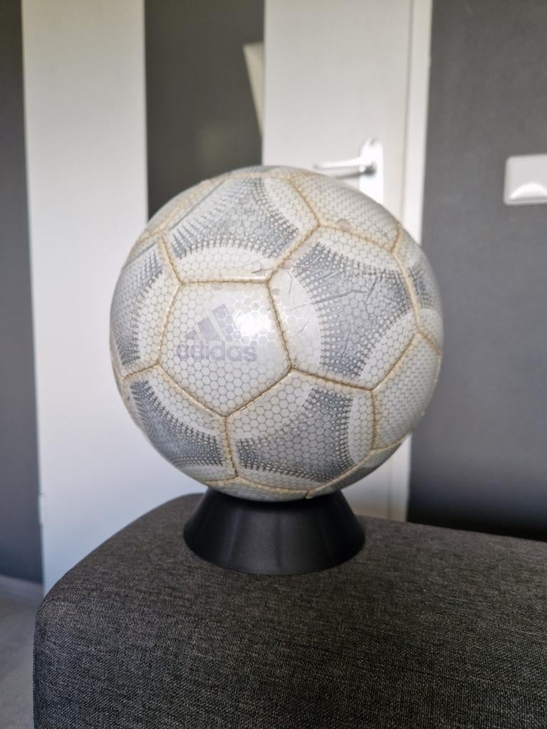 BALLON DE MATCH OFFICIEL Adidas Terrestra (EC 2000), Collections, Articles de Sport & Football, Enlèvement ou Envoi