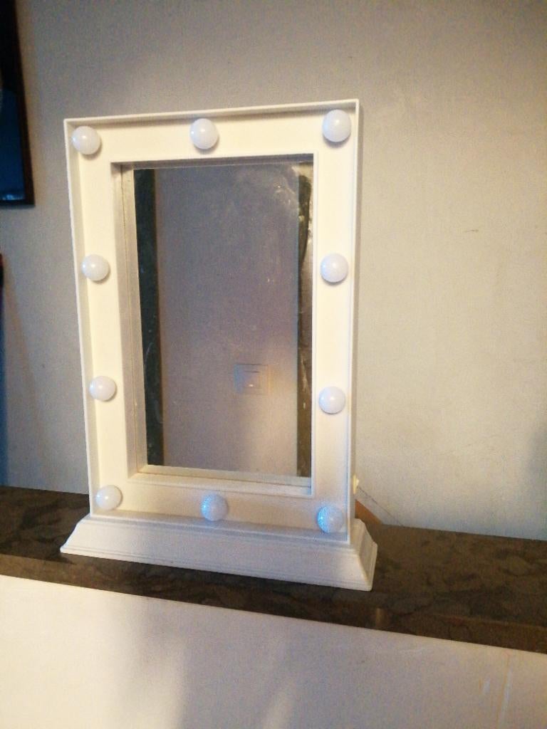 Make up spiegel met lampjes, Gehele gezicht, Wit, Ophalen of Verzenden, Zo goed als nieuw