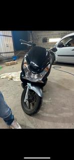 Honda pcx 125 + un train arriere avec moteur, Enlèvement, Utilisé