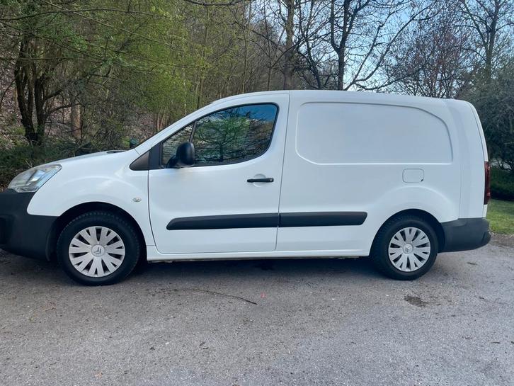 Citroen berlingo long chassis, Autos, Citroën, Particulier, Berlingo, Diesel, 2 portes, Blanc, Gris, Enlèvement