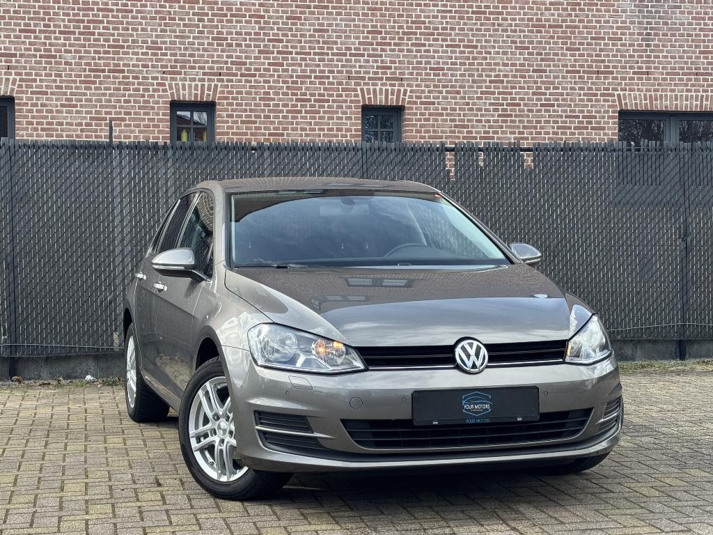 VW GOLF 7 AUT 2015 83DKM ESSENCE APPROUVÉE ET GARANTIE, Autos, Volkswagen, 1197 cm³, Achat, Euro 6, Entreprise