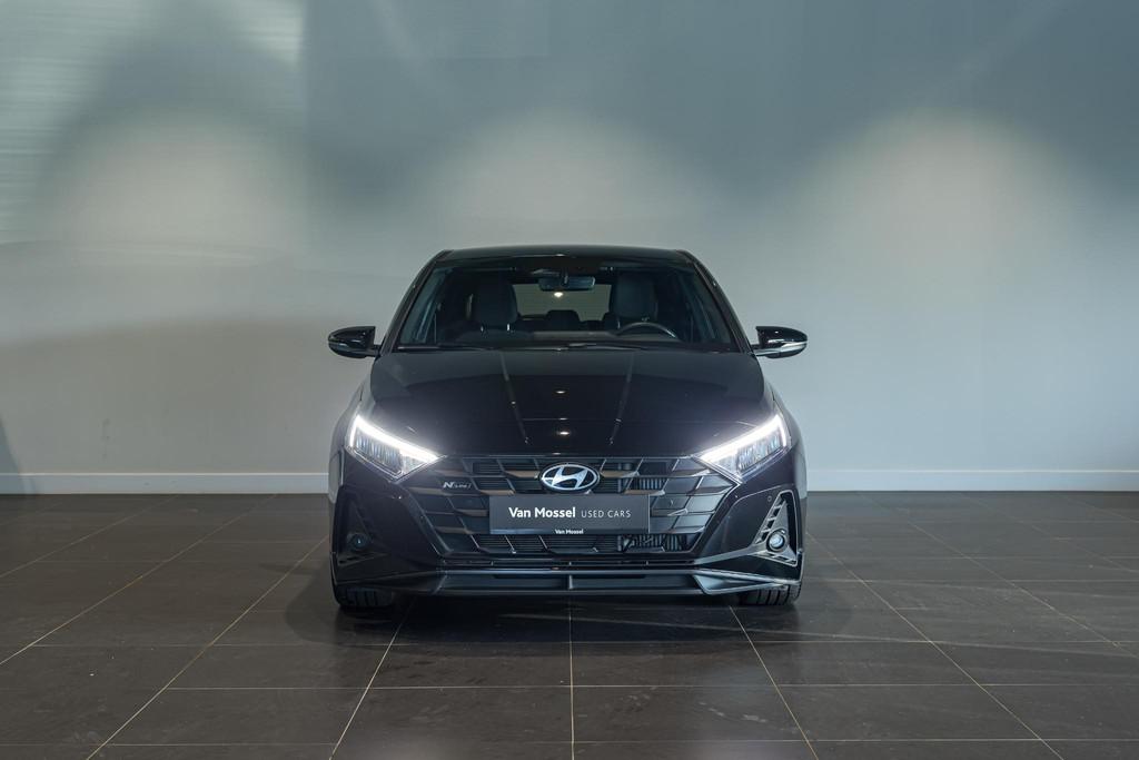 Hyundai i20 1.0 T-GDi 7-DCT 66kW Sky (automatique), Argent ou Gris, 90 ch, Entreprise, 1110 kg