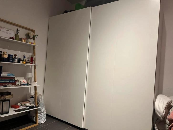 Grote schuifdeuren kast – €150 (Snel weg), Huis en Inrichting, Kasten | Kleerkasten, Gebruikt, 150 tot 200 cm, 150 tot 200 cm