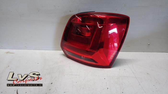 Feu arrière droit d'un Volkswagen Polo, Autos : Pièces & Accessoires, Éclairage, Volkswagen, Utilisé, 3 mois de garantie, Enlèvement ou Envoi