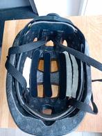 Nieuwe fiets helm dat je naar u hoofd kan zetten, Ophalen