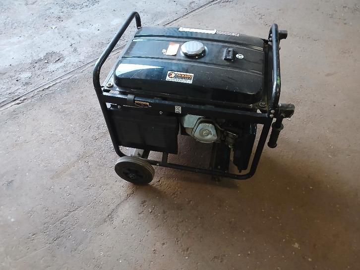 Genermore 8000ddc 6.5kva stroomgroep, Bricolage & Construction, Générateurs, Utilisé, Essence, 5 à 10 kVA, Démarrage électrique