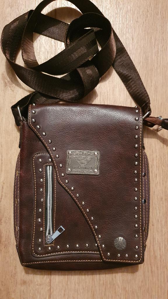 Giorgio Armani sac homme, Enlèvement ou Envoi, Comme neuf