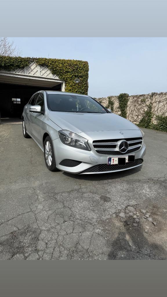 Classe a 180, Autos, Mercedes-Benz, Particulier, Classe A, Essence, Euro 6, Berline, 5 portes, Boîte manuelle, Argent ou Gris