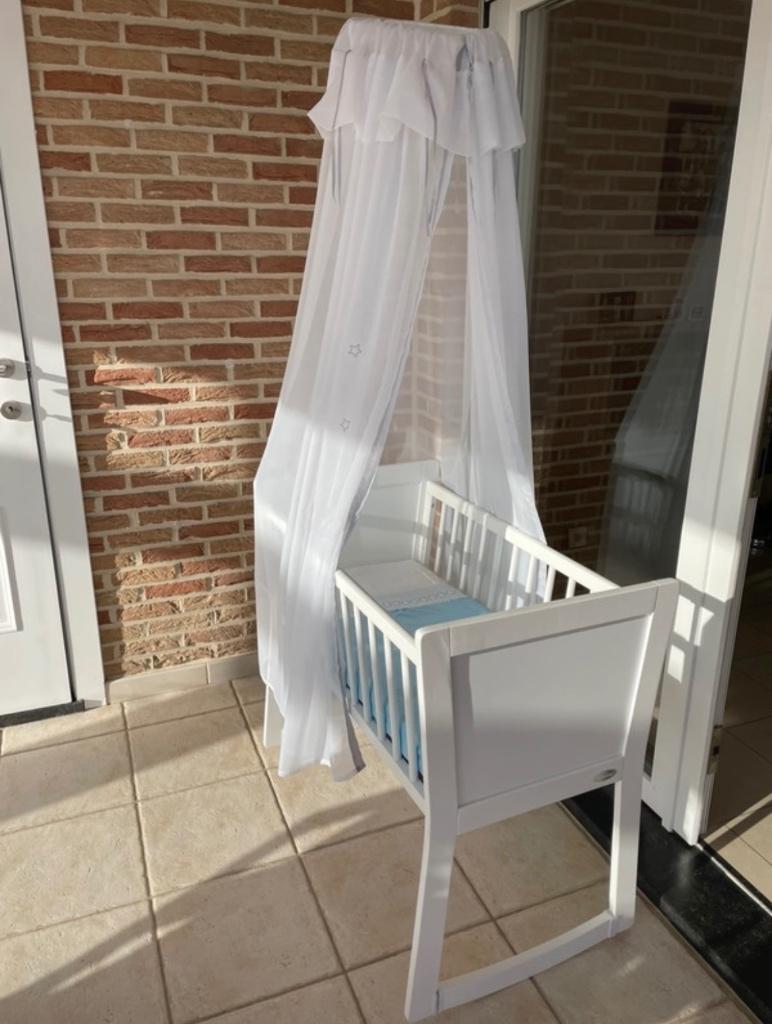 Wit houten wiegje Baninni met piekstok en sluier, Ophalen, Gebruikt, Wieg