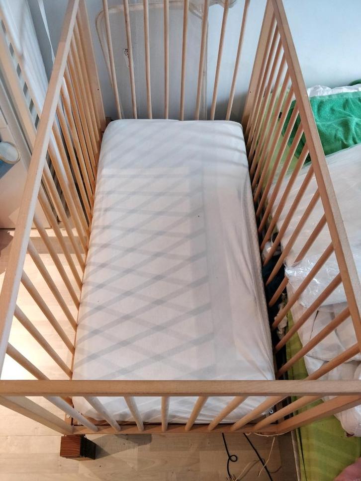babybed + matras, hoeslaken, aerosleep Matrasbes60 op 200cm, Kinderen en Baby's, Babywiegjes en Ledikanten, Gebruikt, Ledikant