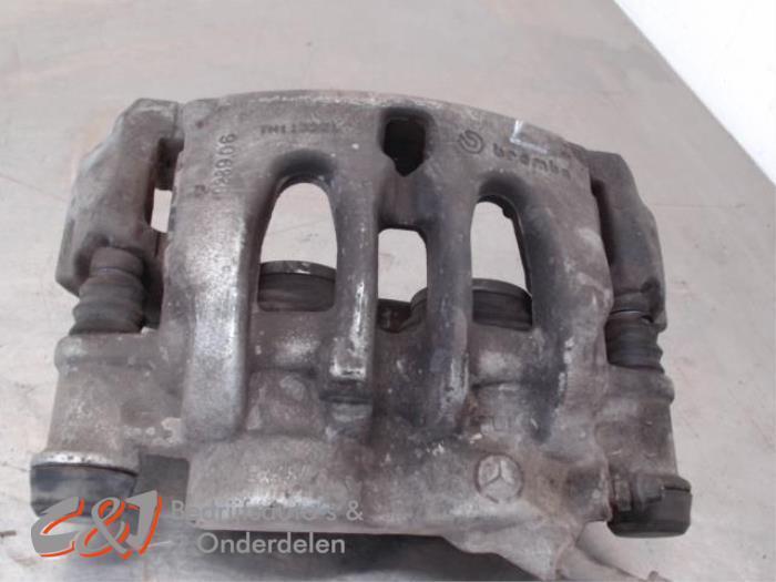 Remklauw (Tang) links-voor van een Mercedes Sprinter, Auto-onderdelen, Remmen en Aandrijving, Mercedes-Benz, Gebruikt, 3 maanden garantie