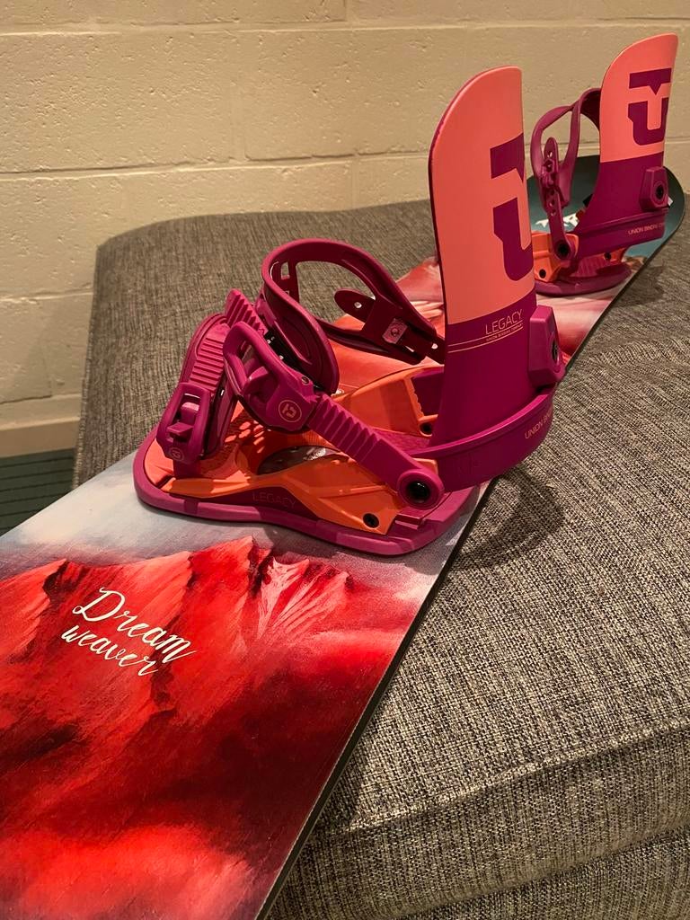 Jones Dream Waver Snowboard + Union Legacy-bindingen, Sport en Fitness, Ophalen, Gebruikt, Board