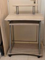 Klein licht houten bureau op wielen, Huis en Inrichting, Ophalen