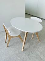 Kindertafel en stoeltjes, Ophalen, Zo goed als nieuw