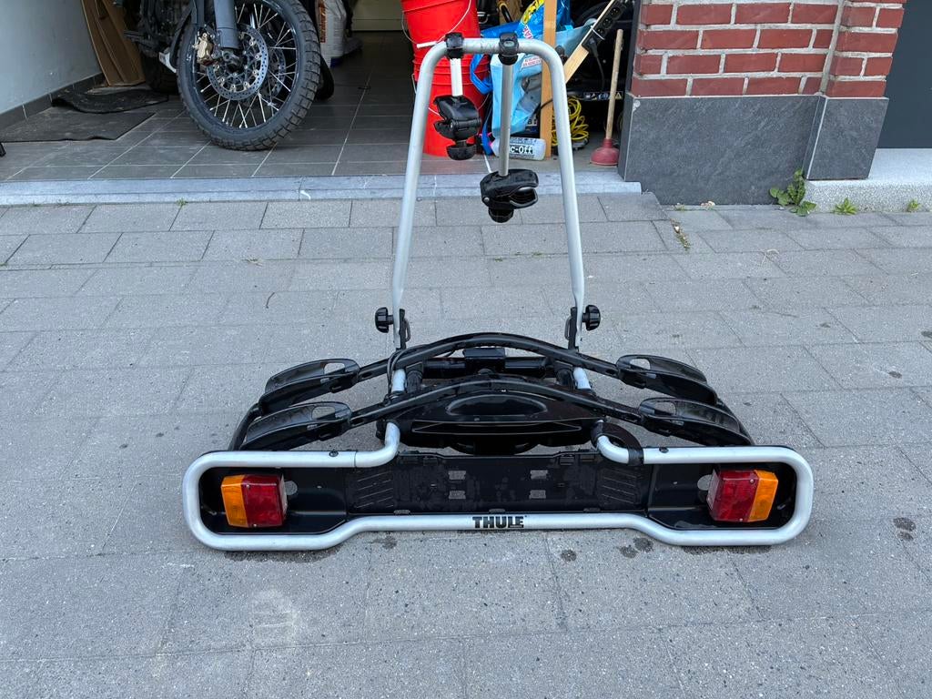 Thule fietsdrager, Ophalen, 2 fietsen, Zo goed als nieuw, Trekhaakdrager