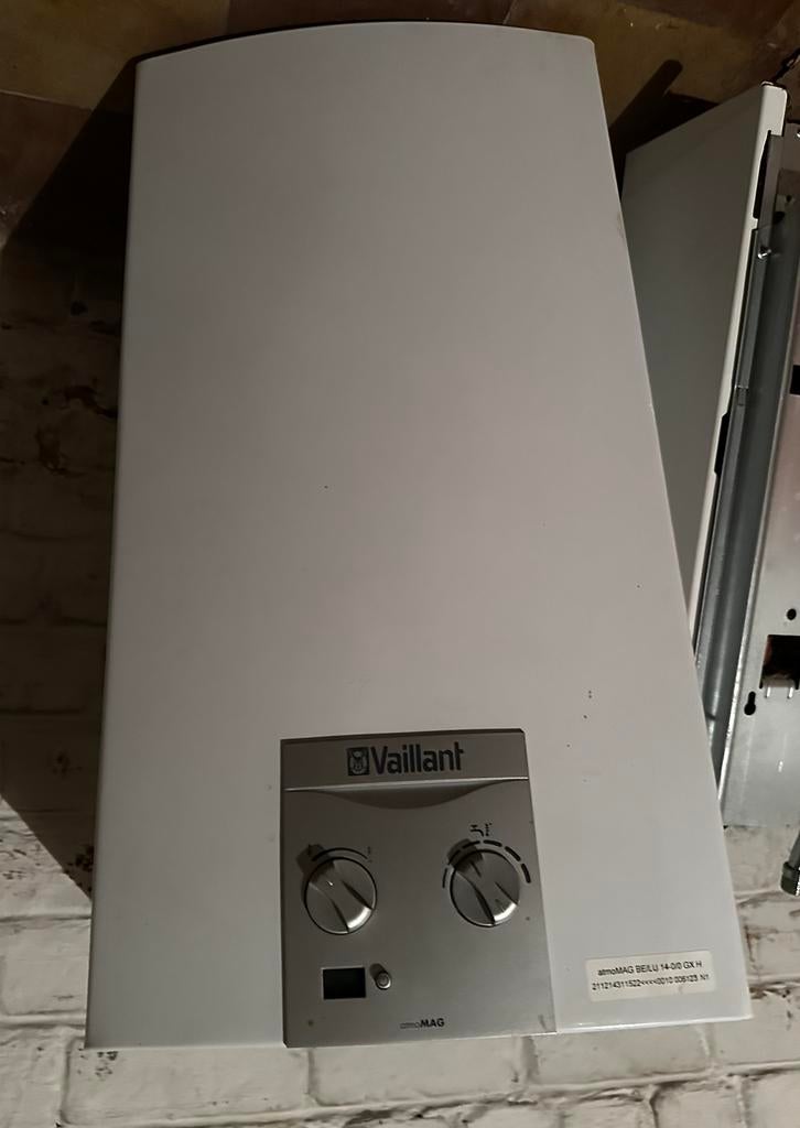 chauffe eau Vaillant , modèle AtmoMag 14 GX/H, Ophalen, Gebruikt, Aardgas, Geiser