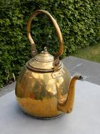 Antieke geelkoperen waterketel, Ophalen