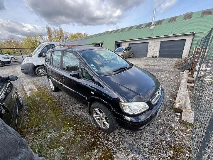 Opel zafira 2.2, Auto's, Opel, Particulier, Zafira, Diesel, Monovolume, 5 deurs, Handgeschakeld, Zwart, Zwart, Stof, Ophalen