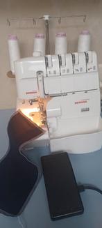 Bijna nieuwe Bernina 1150 MDA-surfiler, Hobby en Vrije tijd, Naaimachines en Toebehoren, Ophalen of Verzenden, Lockmachine, Bernina