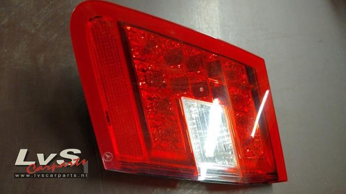 Achterlicht links van een Mercedes E-Klasse, Gebruikt, -, Ophalen of Verzenden, -