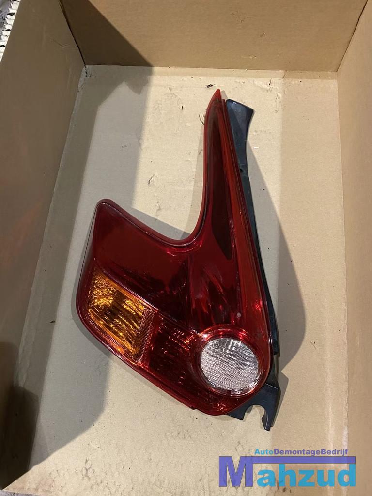 2012 Nissan Juke linker rechter achterlicht, Nissan Motor Co., Ltd., Takashima 1-chome 1-1
220-8686  Yokohama, Utilisé, NISSAN_SR@mail.nissan.co.jp