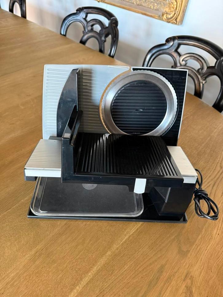 Elektrische snijmachine met rasp, brood, charcuterie, kaas, Elektronische apparatuur, Onderdelen en Toebehoren, Zo goed als nieuw