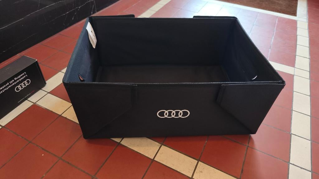 Audi opbergbak en laadmat, Ophalen, Nieuw