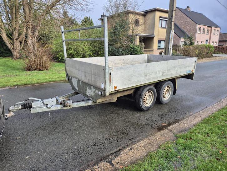 Remorque à plateforme freinée à double essieu à vendre, Autos : Divers, Remorques, Comme neuf, Enlèvement ou Envoi