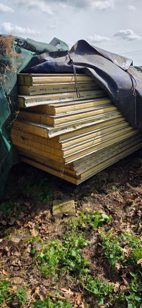 Geïsoleerde industriele wandpanelen, Ophalen