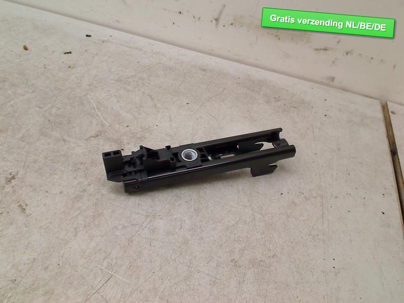 GORDEL HOOGTE VERSTELLER R Polo V (6R) (3c8857819a), Gebruikt, De Bloemendaal 21 21
5221 EB  'S HERTOGENBOSCH, NL, Info@123Parts.nl