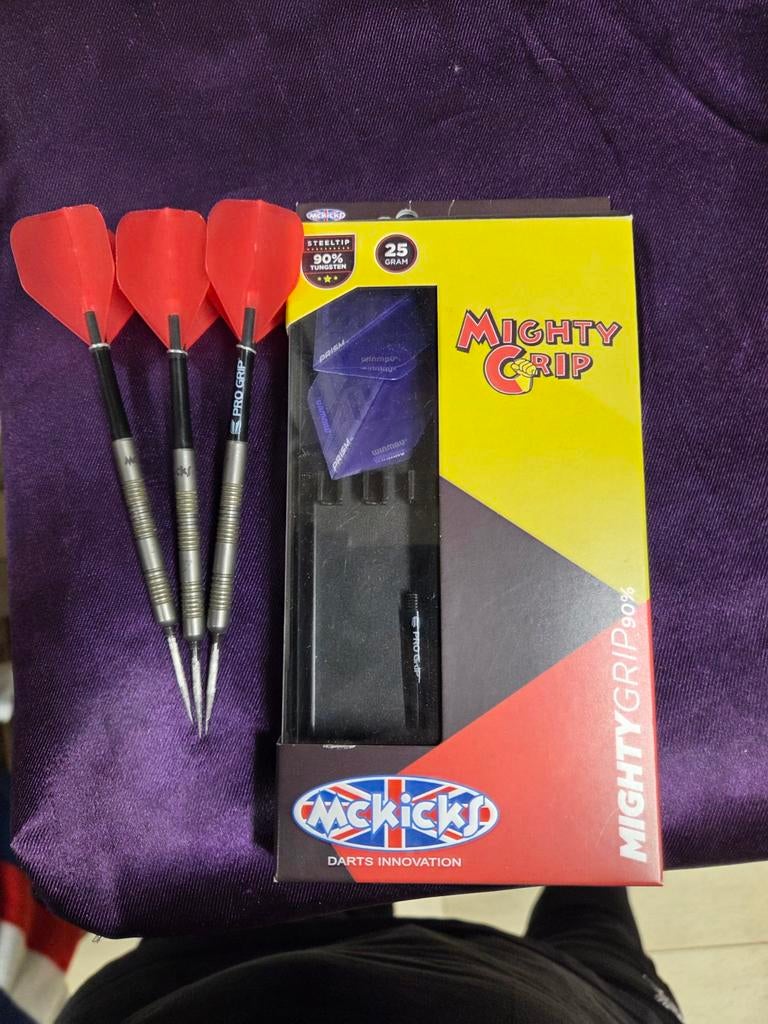 TE KOOP DARTS PIJLEN MCKICKS 25 GR, Sport en Fitness, Darts, Ophalen of Verzenden, Pijlen