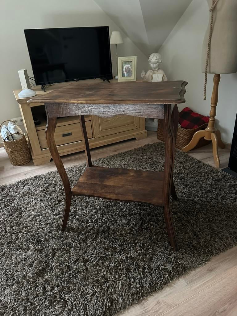 Tafeltje, donkerbruin, hoogte 72 cm, blad 42cm op 64 vm, Ophalen