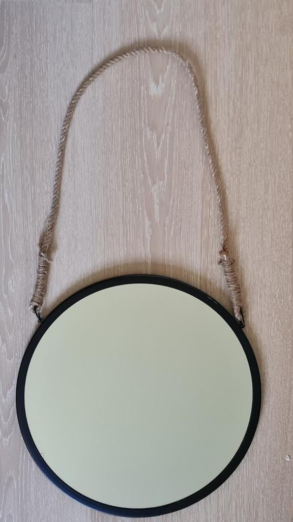 Ronde spiegel, Ophalen