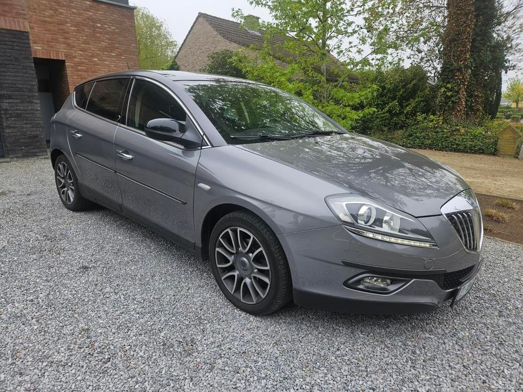 LANCIA DELTA 1.6 DIESEL honnête, correcte et très bien entre, Autos, Lancia, Cuir, Achat, Boîte manuelle, Entretenue par le concessionnaire