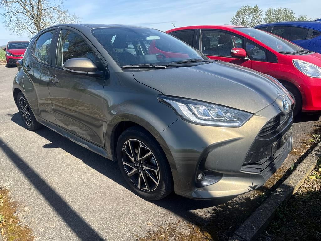 Toyota Yaris Iconic 1.5 hybrid nieuwstaat 28.000 km 11/23, Auto's, Toyota, Stof, 4 cilinders, 1490 cc, 5 zetels