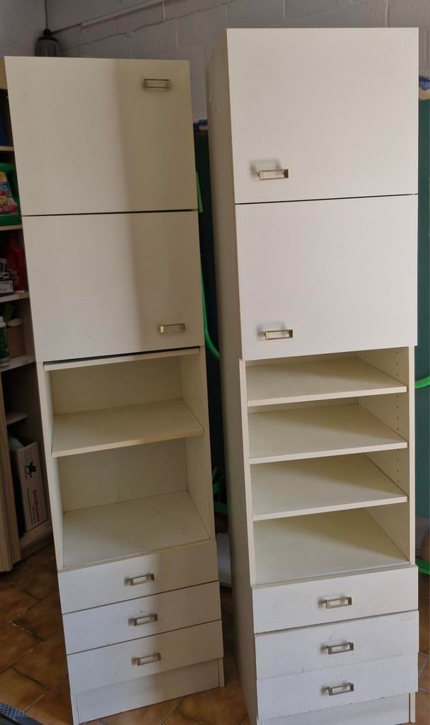 TWEE KOLOMKASTEN GRATIS GRATIS, Maison & Meubles, Armoires | Casiers, Enlèvement