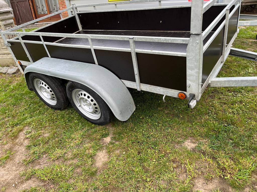 Double essieux en excellent etat..2m50x1m30, Enlèvement