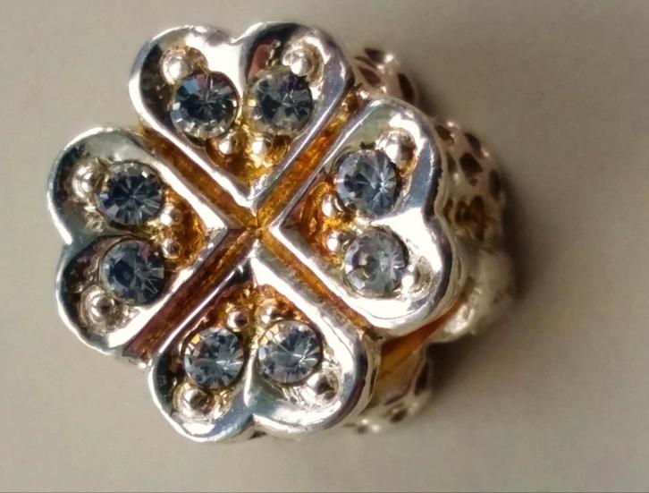 Geërfd. Oude Super prachtige hanger., Handtassen en Accessoires, Kettinghangers, Verzenden