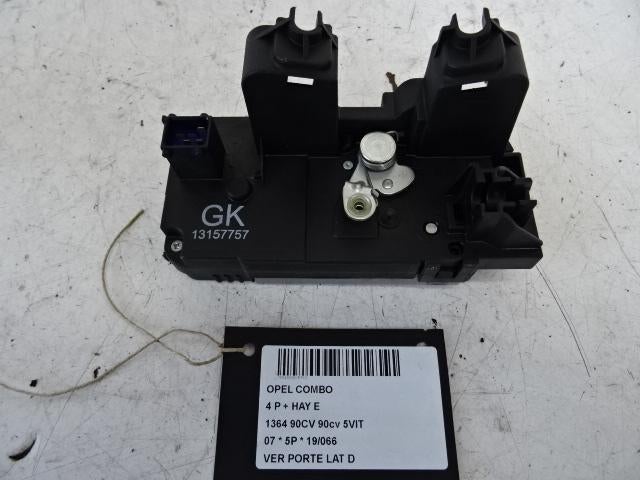 SERRURE DE PORTE RODS ARRIÈRE DROIT Combo Tour (Corsa C), Utilisé, Opel