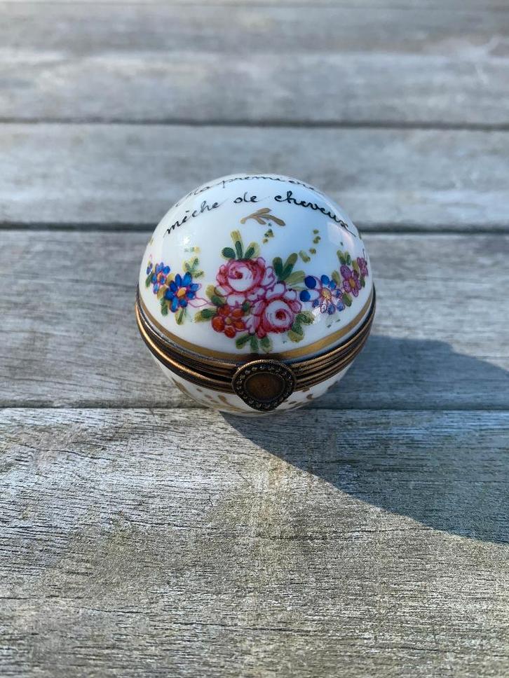 Antieke souvenirdoos „Mijn eerste haarlok”, Antiek en Kunst, Antiek | Religieuze voorwerpen, Ophalen of Verzenden