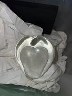 Lot Glazen beeldjes, Ophalen