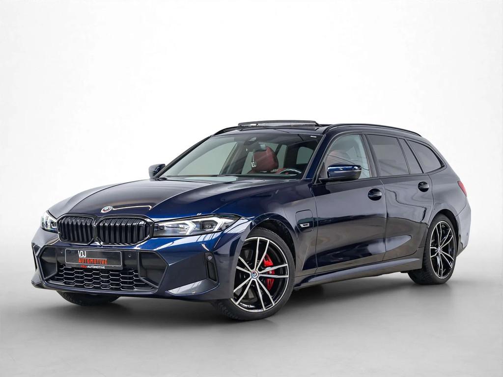 BMW 3 Serie 330 PHEV|XDRIVE|M-SPORT|PANO|HARMAN&KARDON|HEAD-, Auto's, Automaat, Euro 6, 4 cilinders, Blauw