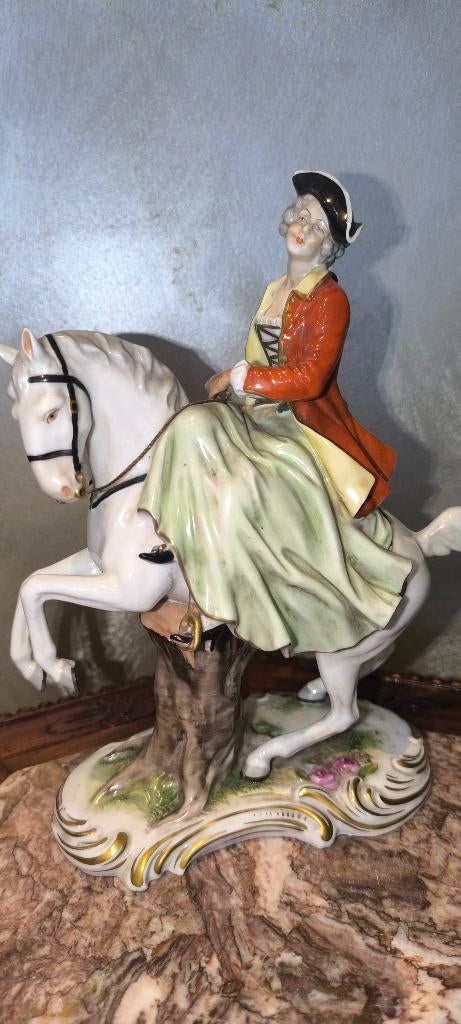 Volksted porselein beeld, Enlèvement ou Envoi