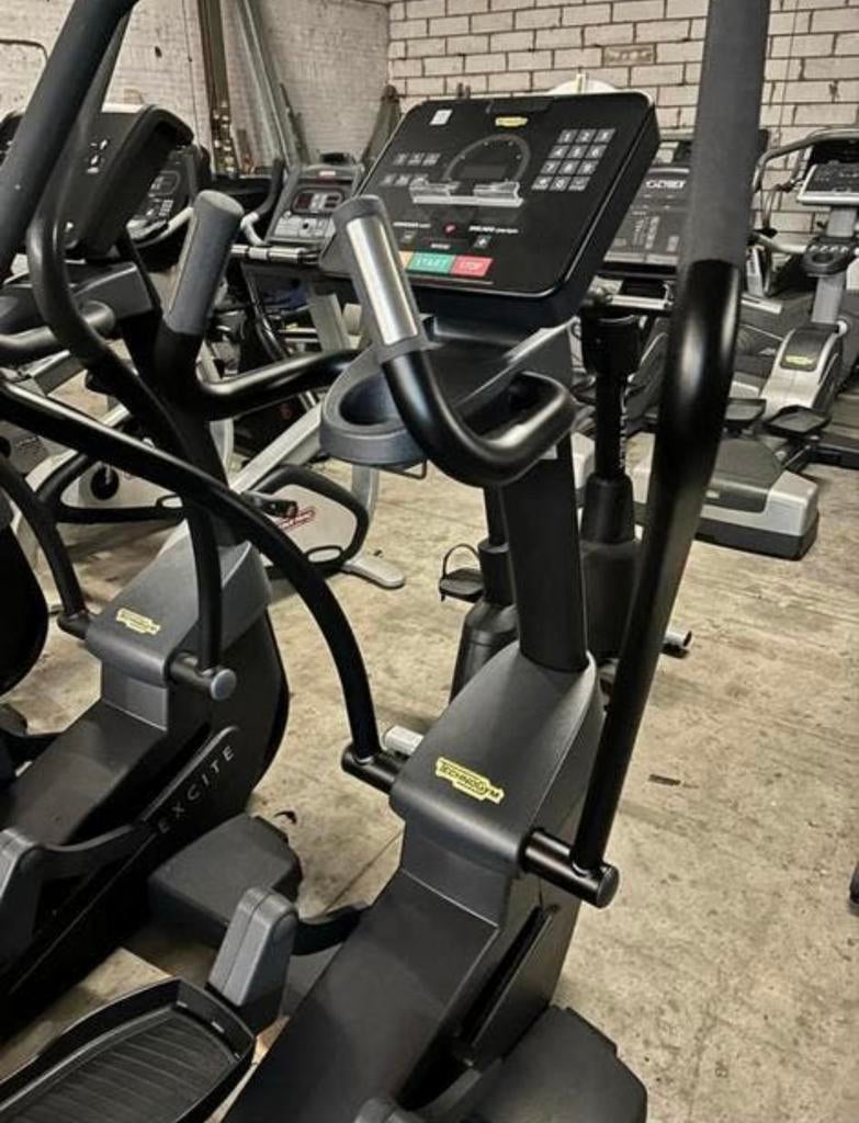 TECHNOGYM FORMA BLACK CROSSTRAINER, Ophalen of Verzenden