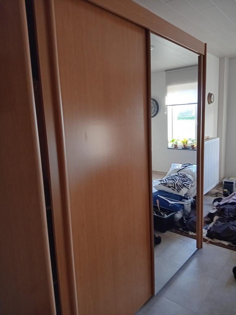 Kleerkast mooie staat met spiegel, Ophalen